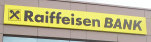 "Comisionul de administrare al Raiffeisen, dintr-un contract în CHF, a fost eliminat de instanţă"