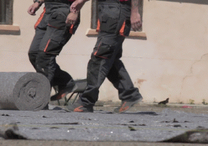 Holcim investeşte 15.000 de euro în reabilitarea unui teren de sport
