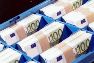 BCE şi-a îndeplinit ţinta de achiziţii de obligaţiuni în aprilie: 60 miliarde euro