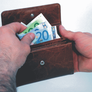 Eurostat: Zona euro a înregistrat un excedent al balanţei comerciale 