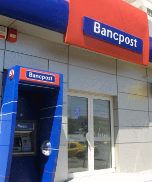 Bancpost trebuie să elimine clauzele abuzive dintr-un contract în CHF