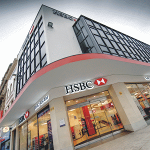 HSBC taie aproximativ 50.000 de posturi