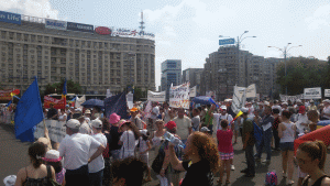 A început mitingul clienţilor cu credite în CHF, în Piaţa Victoriei