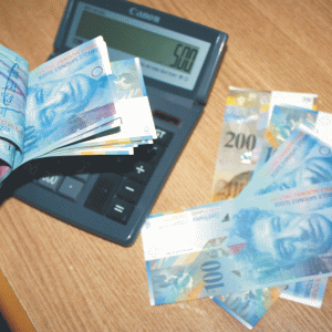 Aprecierea francului înrăutăţeşte perspectivele de creştere economică în Elveţia