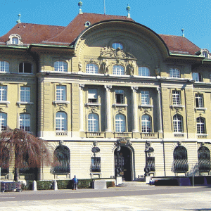 Banca Elveţiei intervine ca să oprească aprecierea francului