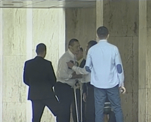 Victor Ponta s-a întors în ţară