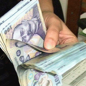 Guvernul amână decizia privind salariile demnitarilor