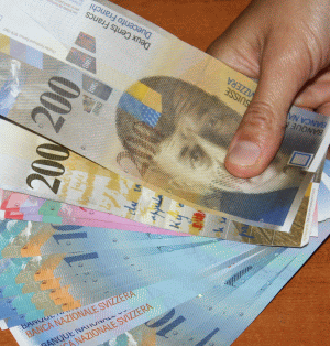 Ultima speranţă a împrumutaţilor în CHF se stinge încet, dar sigur