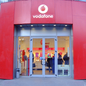 "Vodafone" elimină 1.300 de posturi în Spania