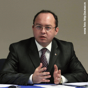 Ministrul Bogdan Aurescu are abilităţi certe de negociator, pe care le-a demonstrat în situaţii complexe, cu mize mari, precum câştigarea procesului intentat Ucrainei la Curtea Internaţională de Justiţie de la Haga şi finalizarea cu succes a negocierilor bilaterale româno-americane privind scutul antirachetă. 