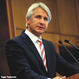 Guvernul intenţionează să înceapă discuţii pentru un nou acord cu FMI şi UE