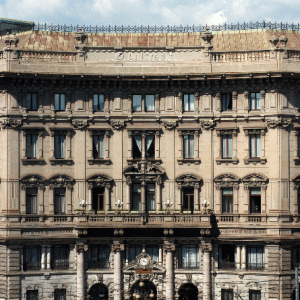 Unicredit intenţionează să desfiinţeze peste 10.000 de locuri de muncă