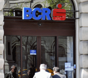 BCR vrea să-i dea în judecată pe avocaţii clienţilor 