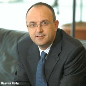 "Răsvan Radu va trebui să plece de la conducerea UniCredit, dacă a luat mită"