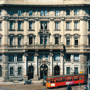 Surse: "UniCredit" analizează vânzarea unor active "Bank Austria", pe 800 milioane euro