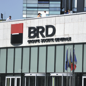 "BRD are bani, dar numai pentru conducere, nu şi pentru angajaţi"