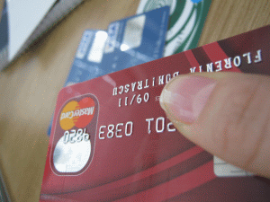 Polonia: Taxa pe bănci ar putea fi extinsă şi la fondurile de investiţii