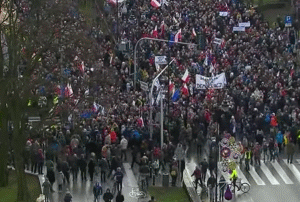 Manifestaţii la Varşovia şi în multe alte oraşe pentru ''a apăra libertatea''