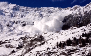 Austria: Cinci morţi într-o avalanşă în landul Tirol