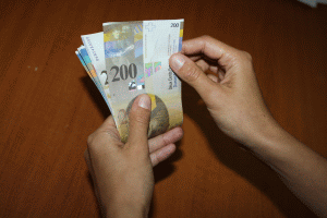"Banca nu suportă niciun risc în acest moment"