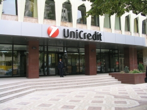 Activele băncii UniCredit au crescut în 2015 cu 6,7%, faţă de 2014