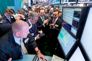 Bursa de la Hong Kong a deschis şedinţa de joi cu o cădere de peste 4%