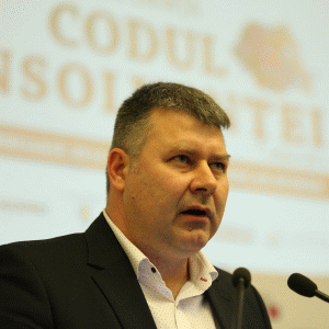 "Nu se poate face reorganizare doar invocând legile"
