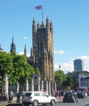 Brexit-ul ar deprecia lira până la nivelul din 1985