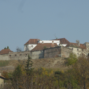 Aro Palace vrea să vândă, din nou, Cetatea Braşovului, deşi aceasta se află în litigiu
