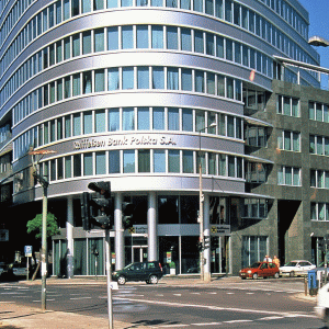 "Raiffeisen Bank": "Vrem să vindem banca din Polonia, dar nu la orice preţ"