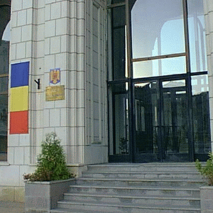 Finanţele au împrumutat, ieri, 600 de milioane de lei de la bănci, pe patru ani 