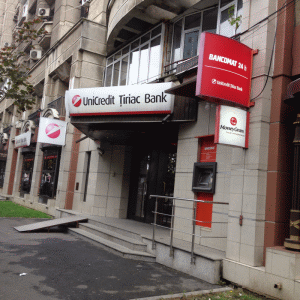 Fitch a înrăutăţit perspectiva ratingului UniCredit Bank din România de la stabilă la negativă