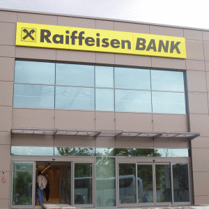 Raiffeisen Bank îşi păstrează prognoza de creştere PIB de 4%