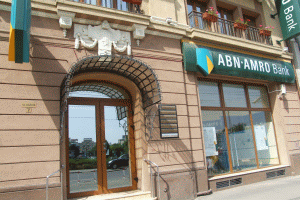 "Deutsche Bank" cumpără o parte din operaţiunile "ABN Amro"