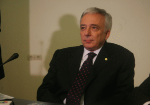 Mugur Isărescu