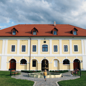 Turiştii vor nopţi la castel
