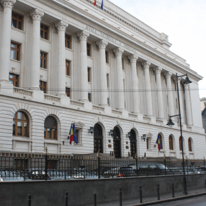 BNR vrea să mute bonusurile bancherilor în buzunarele brokerilor