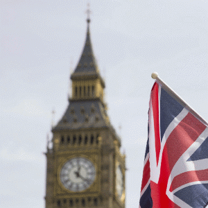 Moody's a retrogradat ratingul suveran al Marii Britanii de la "stabil" la "negativ"