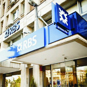 Surse: Guvernul britanic amână vânzarea participaţiilor deţinute la "Lloyds" şi RBS