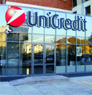 Surse: "UniCredit" vrea să vândă acţiuni de 5 miliarde euro şi deţinerea de la "Pekao"