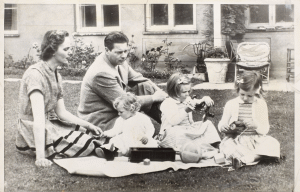 Regele Mihai, Regina Ana şi trei prinţese, 1954
