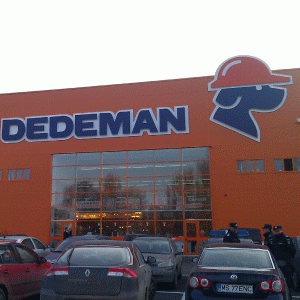 Dedeman a cumpărat un teren de la Roman SA cu patru milioane de euro 
