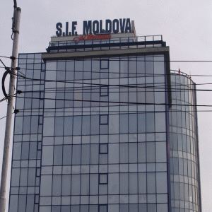 Instanţa a menţinut decizia acţionarilor SIF Moldova, privind consolidarea acţiunilor