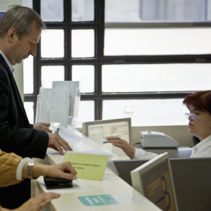UE ne aduce băncile şi recuperatorii într-o oarecare legalitate!