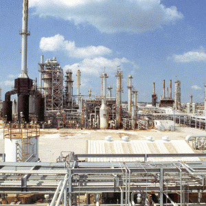 Bloomberg: Iran, marele câştigător al acordului OPEC de plafonare a producţiei de petrol