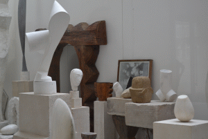 Atelier Brâncuşi la Paris - lemn, piatră, ghips