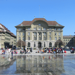 Banca Elveţiei: Dobânzile negative sunt adecvate, deocamdată