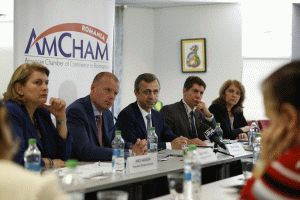 Conducerea Amcham şi-a prezentat doleanţele pentru noul Guvern (Anca Harasin, Jaak Mikkel, Ionuţ Simion, Radu Florescu şi Madeline Alexaner - în imagine, de la stânga la dreapta)