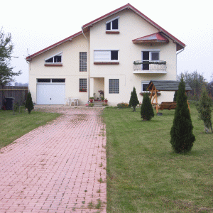 "Preţul, zona, suprafaţa - cei mai importanţi factori în alegerea locuinţei"