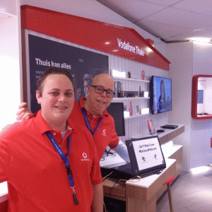 "Vodafone" îşi vinde operaţiunile de telefonie fixă din Olanda către "T-Mobile"